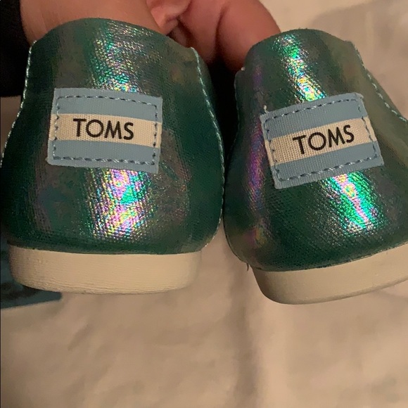 Toms Green and Blue Pearlized Slip-on Flats NWT! - Picture 5 of 7